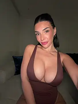 krissiswrld- live sex cam