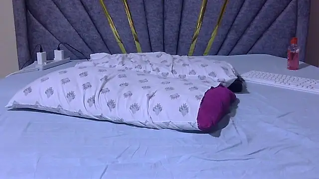 SHYNNYBLAQASS's cam snapshot