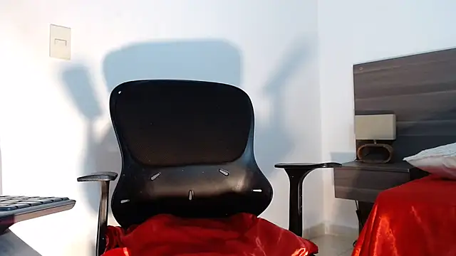 Mila_cams1_'s cam snapshot