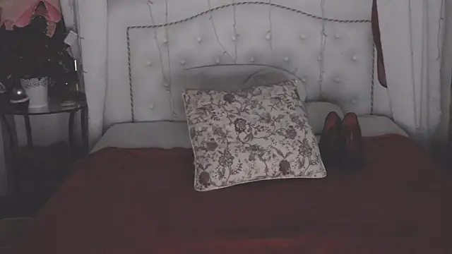 SilviaHart live sex cam