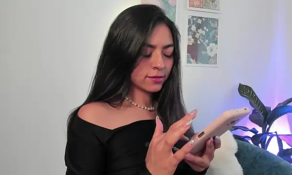 canelleGarces's cam snapshot