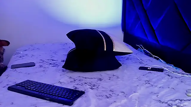 ZaraLim's cam snapshot