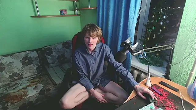 fameboyboo live sex cam