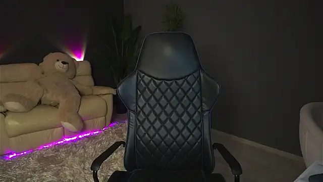 SweetBlondy35 live sex cam