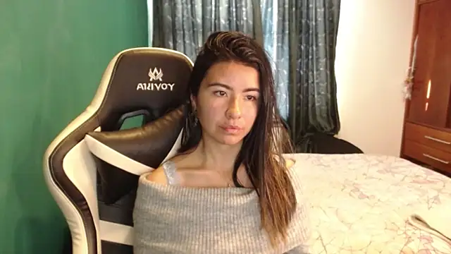 alice_middlee's cam snapshot