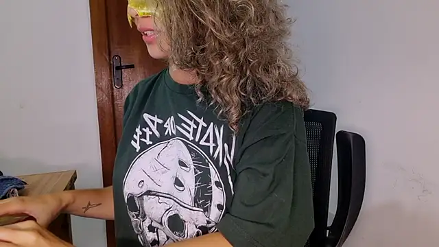 AnyStrewing's cam snapshot