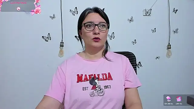 Amie_Adams82_'s cam snapshot