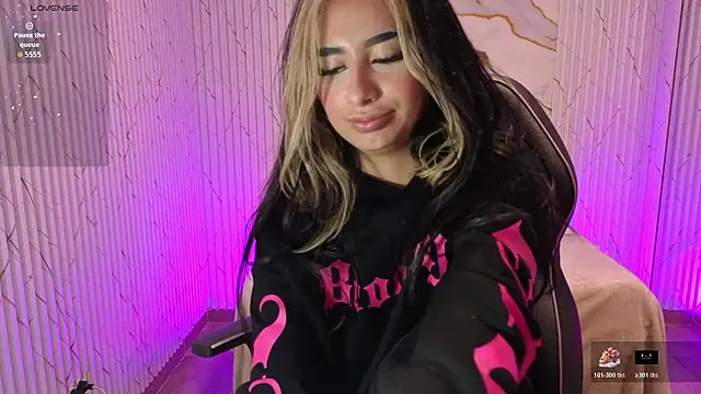 Malory_tay1's cam snapshot