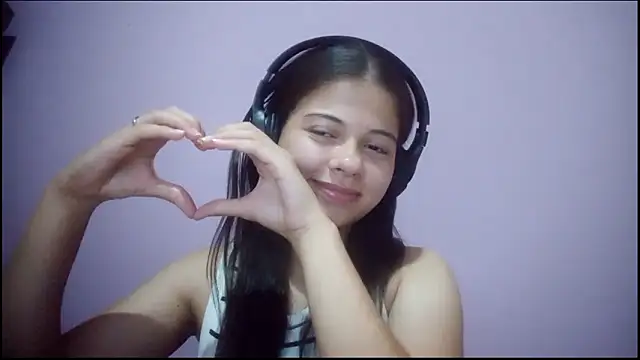 AuroraMacintosh's cam snapshot