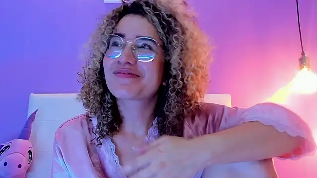 Charlotte11-11's cam snapshot