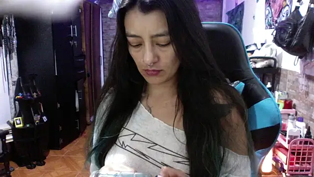 AngelaQueen_'s cam snapshot