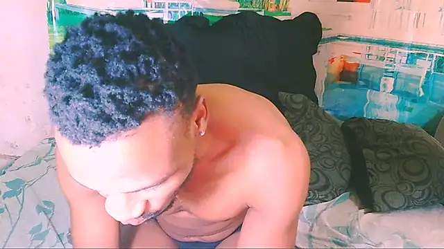 EbonyTiger69's cam snapshot