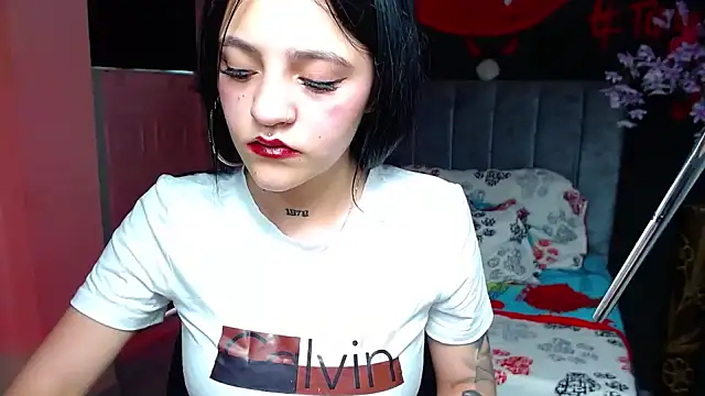 Violettasquirt's cam snapshot