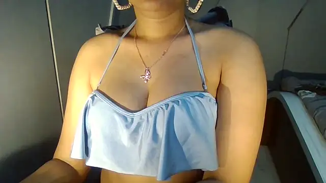 Yashika_Loves's cam snapshot