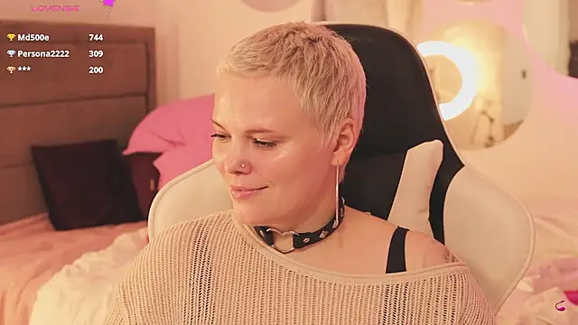 LikaBerry1 live sex cam