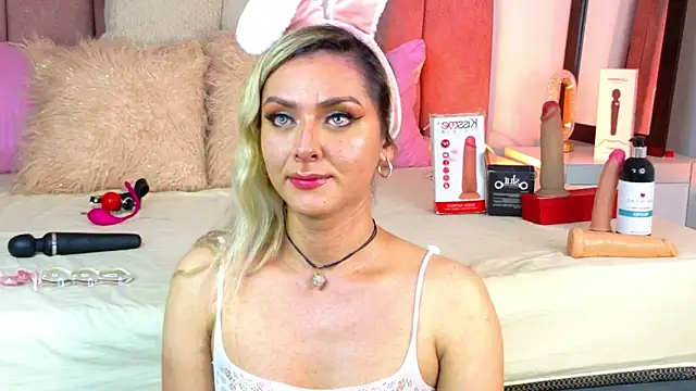 Lunitaa_Diva live sex cam