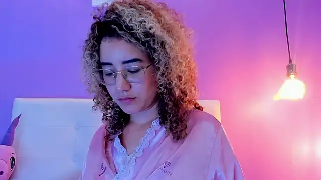 Charlotte11-11's cam snapshot