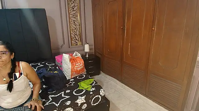 mature_bigass__'s cam snapshot