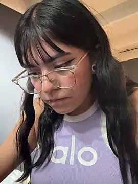 AngieRousse_'s cam snapshot