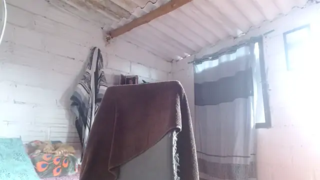 Larry-n-clouds live sex cam