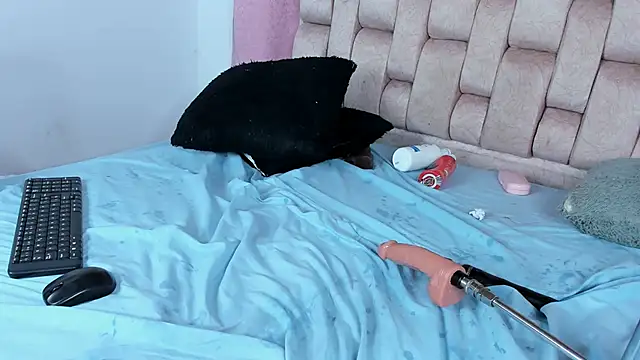 Emma_Evelyn's cam snapshot