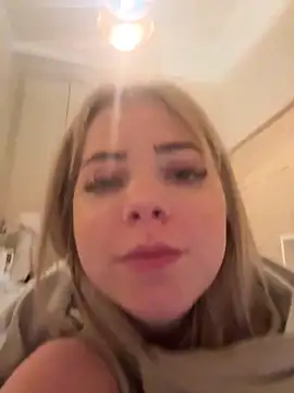 MelliMoon's cam snapshot