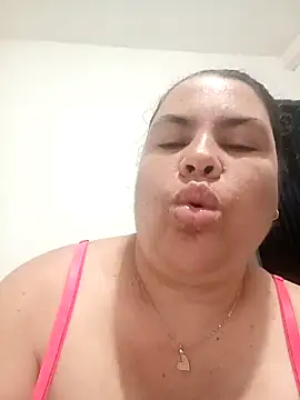 yaneth_'s cam snapshot