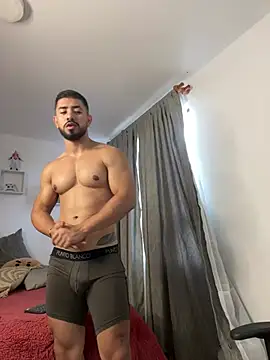Ezzio_Scolaro live sex cam
