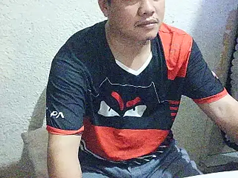 UrAsianGuy90's cam snapshot