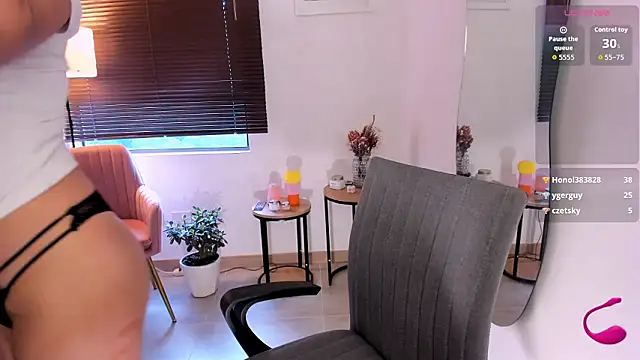 ameliegraham's cam snapshot