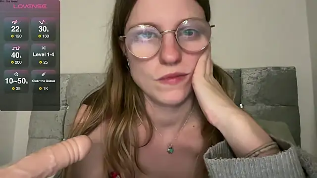 BustyKellyXXX's cam snapshot