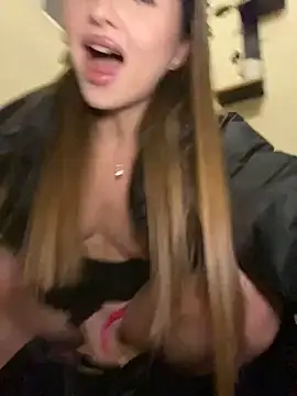 KrisMagnoly's cam snapshot