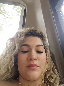 Sara_smiiith211 live sex cam