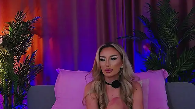 DalidaSelena's cam snapshot