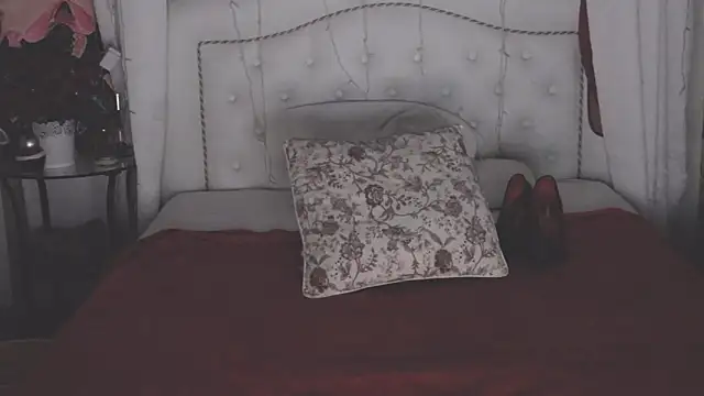 SilviaHart live sex cam