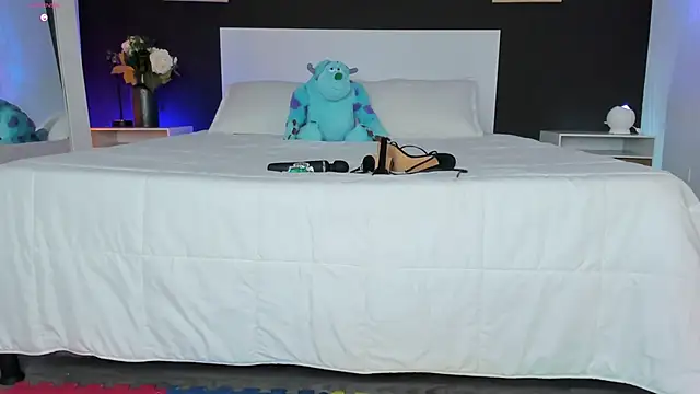 AlannaRussell_ live sex cam