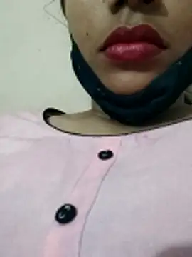 me-leela's cam snapshot