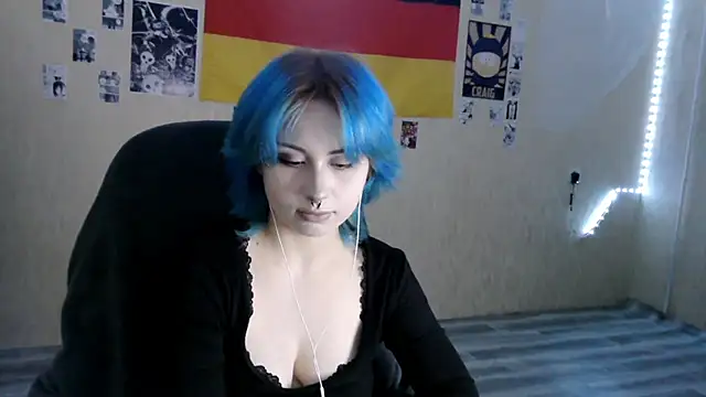 LeisaHopperstad's cam snapshot