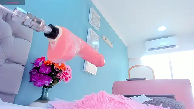 Luna_Raay's cam snapshot