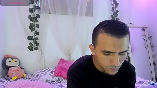 catalina_and_roger's cam snapshot