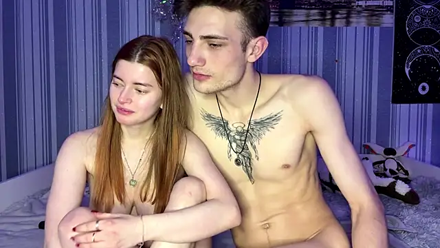 EmiliaCouple's cam snapshot