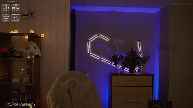 ManiFreyja's cam snapshot