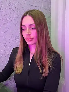 Elizabeth_Tay's cam snapshot