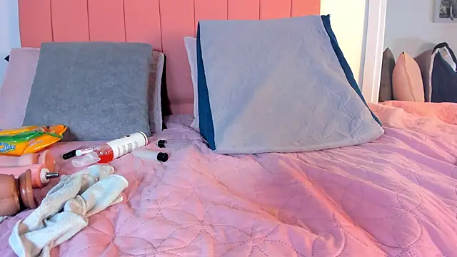 rose_thompson19's cam snapshot