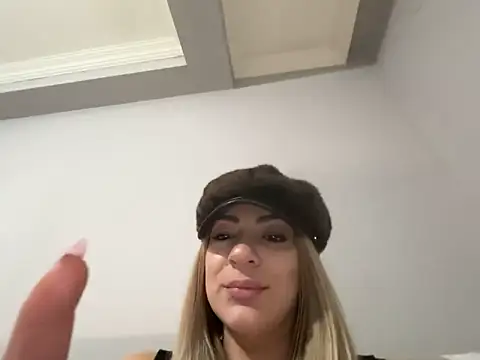 YETERKI_BEN_ISTIYIM's cam snapshot