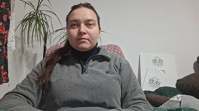 Cyndee_Winter's cam snapshot