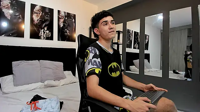 Alejo_Grey live sex cam