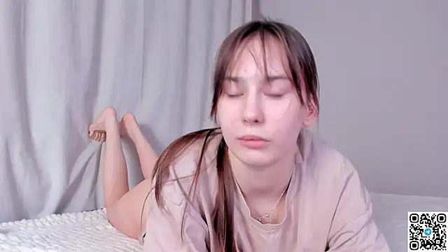 emmelieflorence's cam snapshot