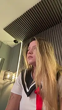 MiaPetit_'s cam snapshot