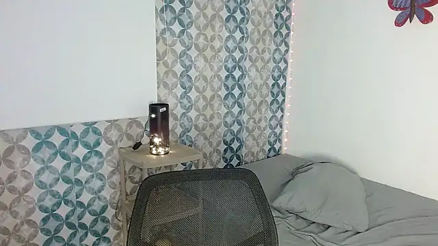 Emilybateee's cam snapshot